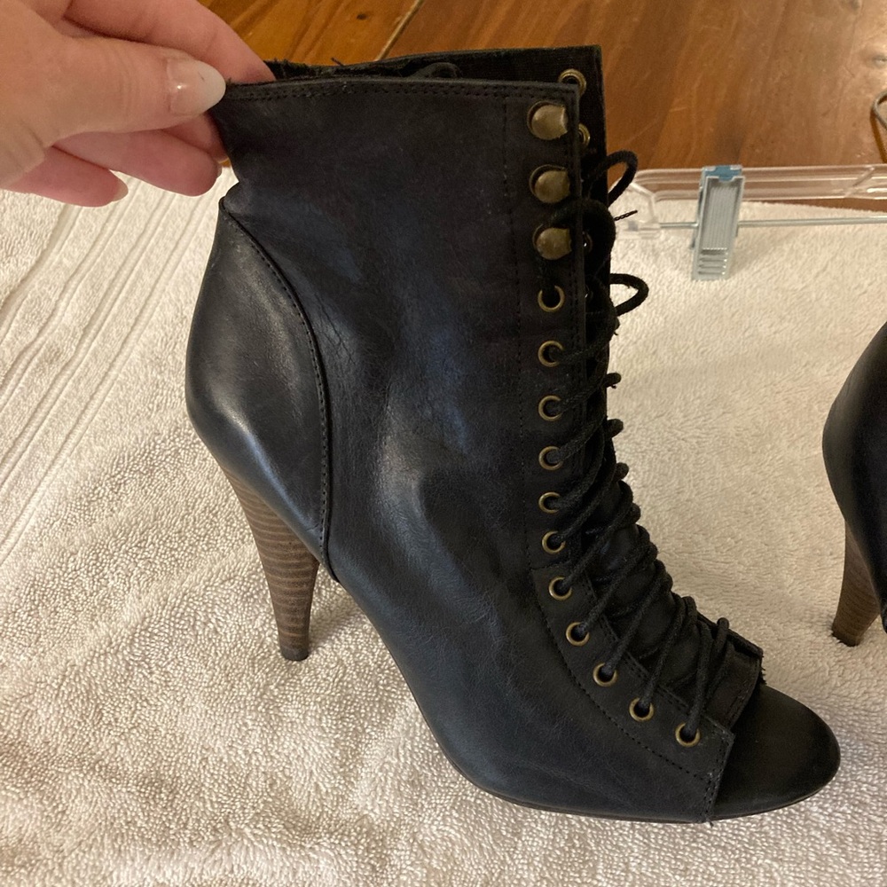 Aldo Black Leather Women’s Open Toe Lace Up High Heeled Boots Size 7 (Euro 37).